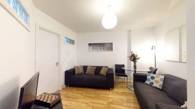 2 x double Zone2 H'smith ALL inc prof share Main Photo