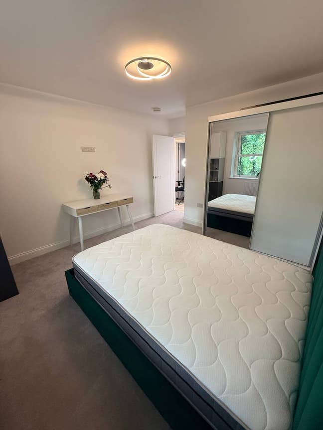 🏠 Modern Double Room for Rent in Epsom  Main Photo