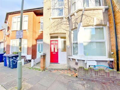 Private Garden Flat Pet Friendly N12 Main Photo