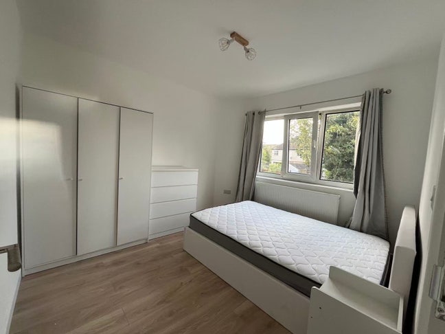 Bright new room to rent  Main Photo