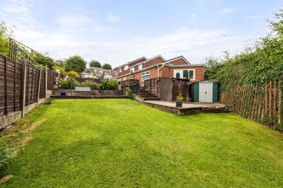 Rooms for rent in Moorside Main Photo