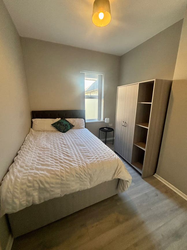 Room available on Lothair Avenue BT15 2HU Main Photo