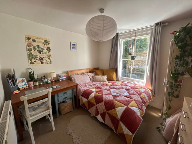 Friendly Double Bedroom in Clapham North/Brixton Main Photo
