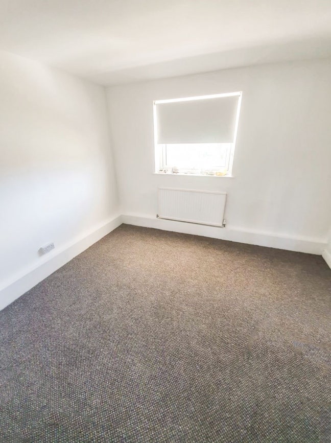 Spacious Medium Sized Room⭐️ Main Photo