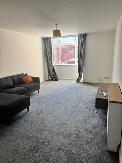 2 bed flat to let  Main Photo