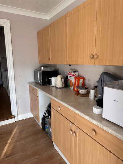 Single Room - fully furnished  Main Photo