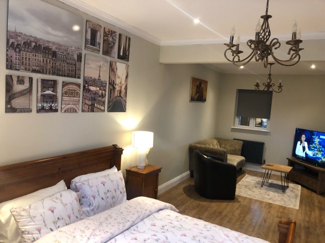 Newly Refurbished Rooms  Main Photo