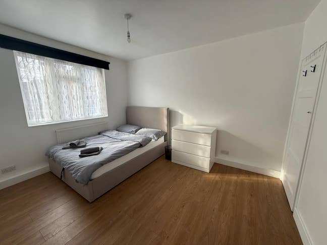 Stylish & Spacious 1-Bedroom Flat | Allington Aven Main Photo