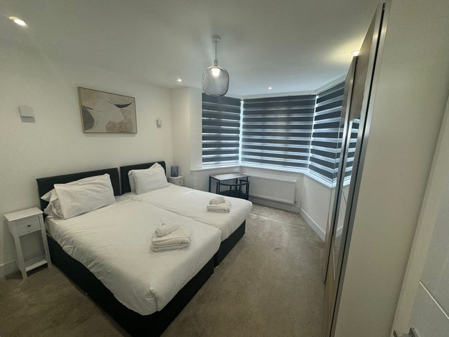 3 Bedroom Flat to Rent in Hendon Main Photo