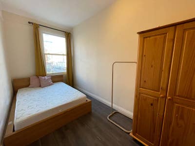 Tidy, friendly double at Sheperd's Bush Main Photo