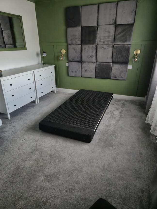 Double bedroom with private bathroom Main Photo