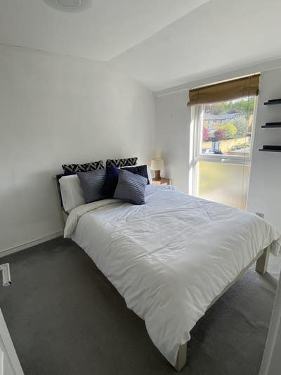 Dble Room *10 mins walk from train station* Main Photo