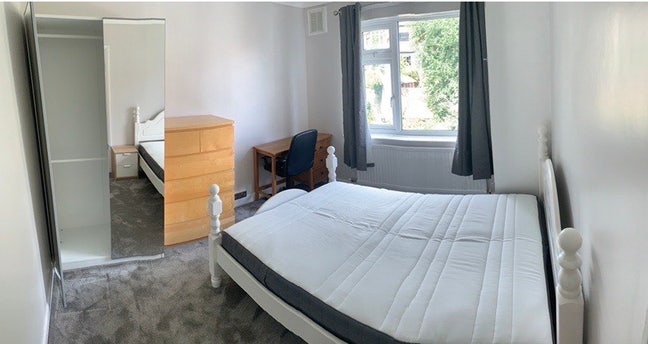 Dbl Room, Kirkstall - Short term let only Main Photo