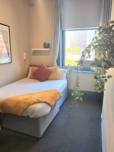 All inclusive. Close to centre and train station  Main Photo