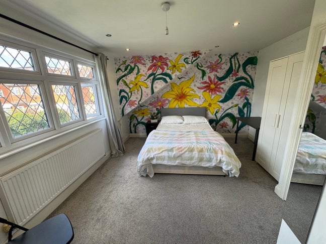 Spacious Furnished  Room in RM13 &pound;750 Main Photo