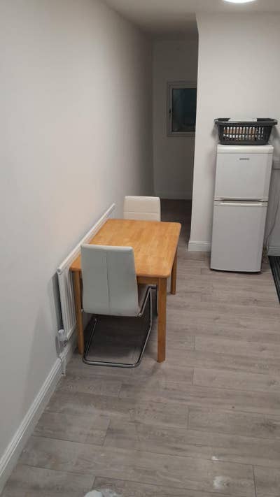 4 bedroom flat located on City Road  Main Photo