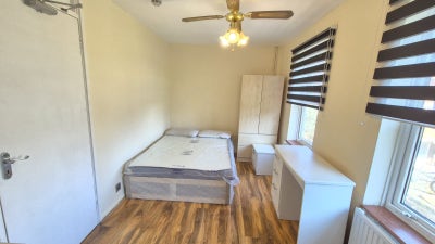 DSS - Double Room Available Homerton Hackney E9 Main Photo