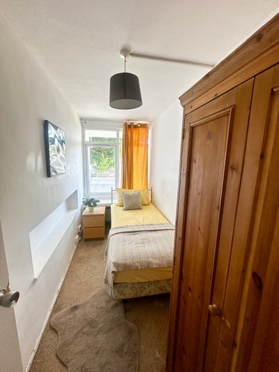 Single room in Roehampton Available Now Main Photo