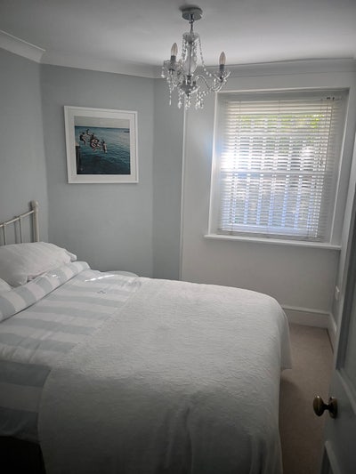 Cosy Double, low deposit, short-let, now available Main Photo