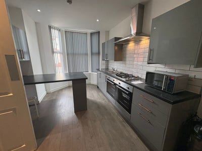 216 Molyneux Road  Main Photo