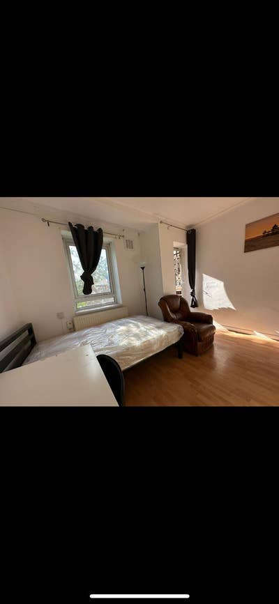 Great Area Double Room with Balcony🌿 Aldgate East Main Photo
