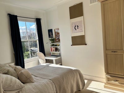 Beautiful room in a bright, spacious flat Main Photo