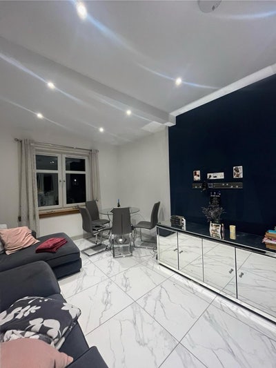 Room to rent in a 2 bedroom flat Main Photo