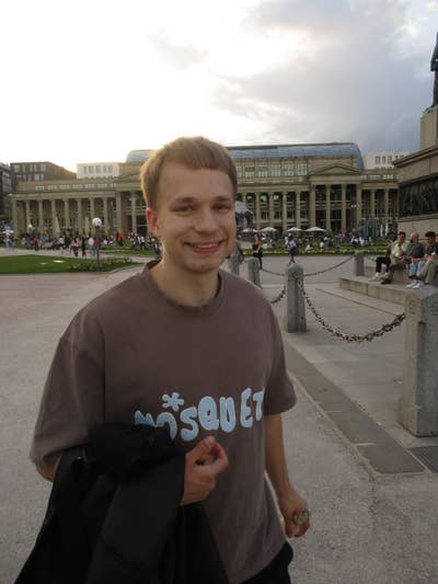 Hey, I'm Jannik, 25, and I’m moving to Lond... Main Photo