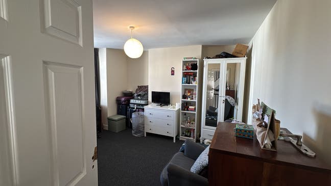 Large Double Room in Parkstone Main Photo