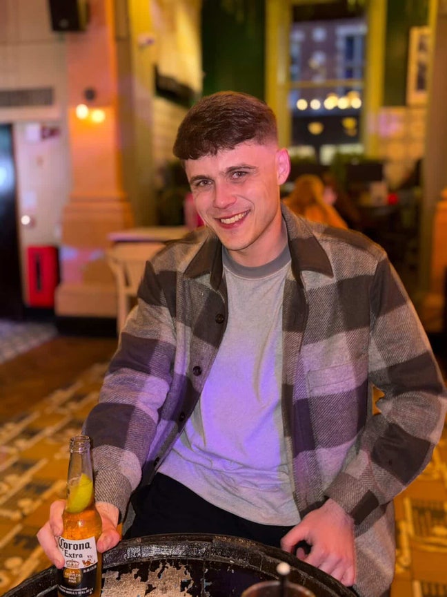 Looking for a housemate while working full time Main Photo