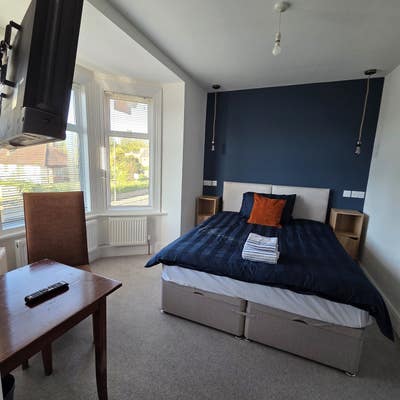 Double Ensuite. Central Leiston. Main Photo