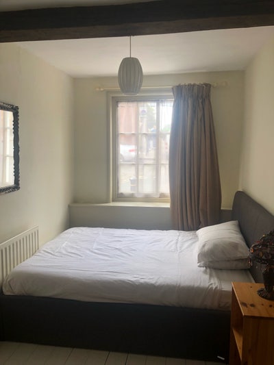 Single room with double bed Main Photo