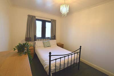🏡✨Last Room! Huge 10-Bed Pro Houseshare 🏡✨ Main Photo