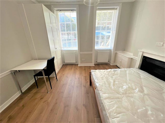 Large Double Room in Heart of Kings Cross Main Photo