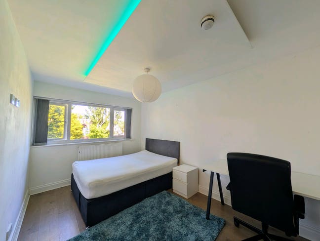 🎉Amazing All En-Suite Modern Luxury House 🔥 Main Photo