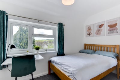 🏡 Stunning, Fully Furnished Room in a Lovely Home Main Photo