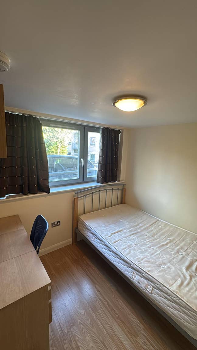 Room to let - Edinburgh prime location Main Photo