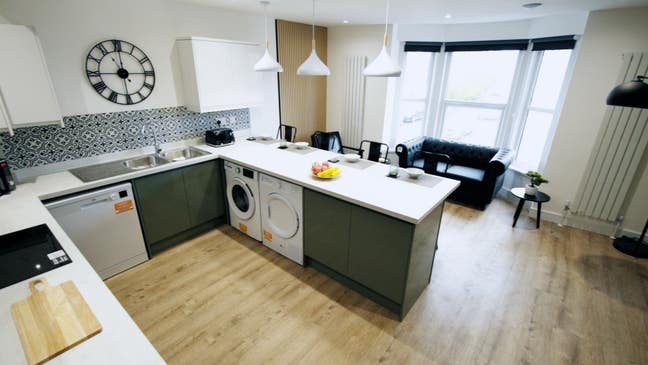 Rooms Available in Newly Refurbished-All En-Suite Main Photo