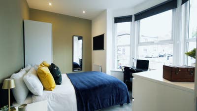 Newly Refurbished-All En-Suite Rooms (Widley Road) Main Photo