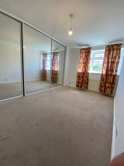 🏡 3-Bedroom Family Home in Welling (DA16) Main Photo