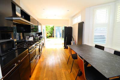 Not Just a Room – A Home in West Ealing Main Photo