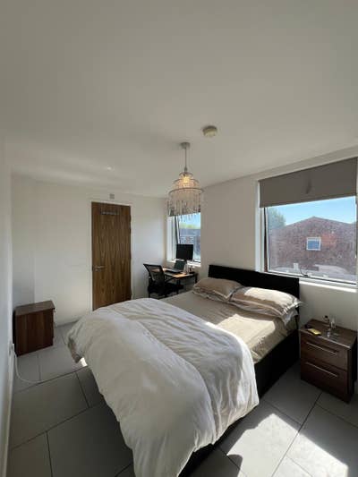 En-Suite Room Available for min Short-Term Let  Main Photo