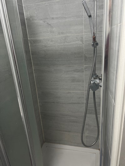 Bright Furnished single room Near Earley Station  Main Photo