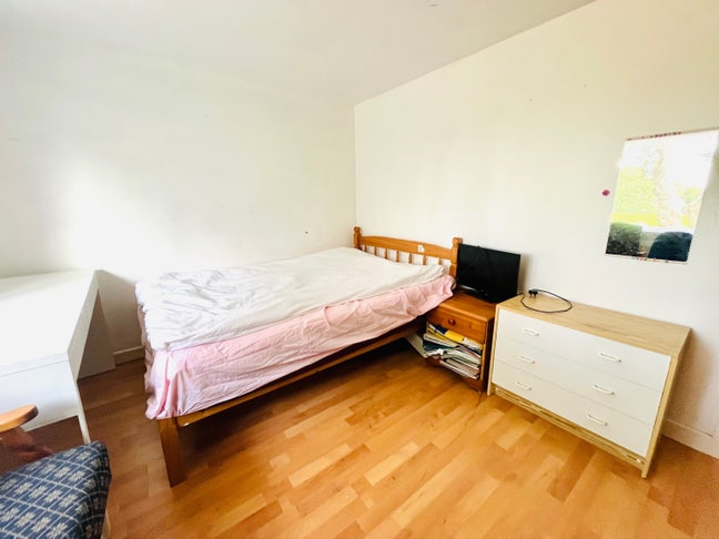 Quite and beautiful room Main Photo