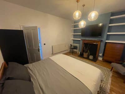 Large Double Room to Let – Fulham  SW6 2PG Main Photo