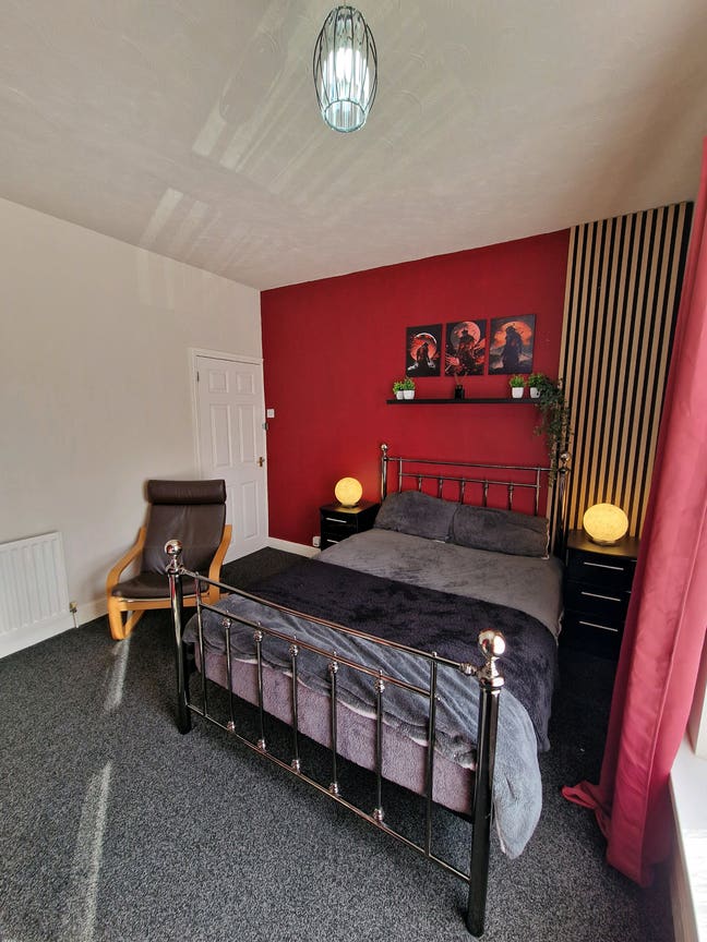 Spacious Double Room Available Main Photo