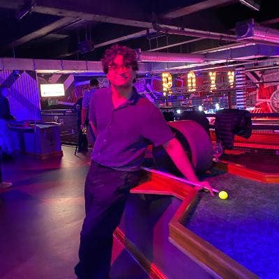 cool artsy place for Ash Main Photo