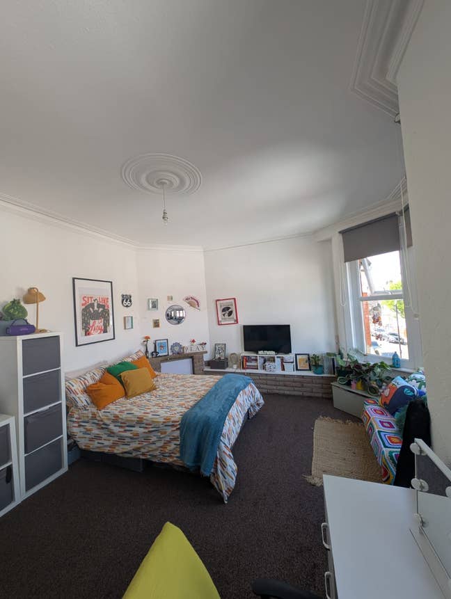 King-size room available for rent Main Photo