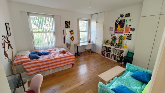 Spacious Sunny Room in Holloway Flatshare w/Garden Main Photo