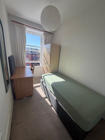 One roommate required  Main Photo